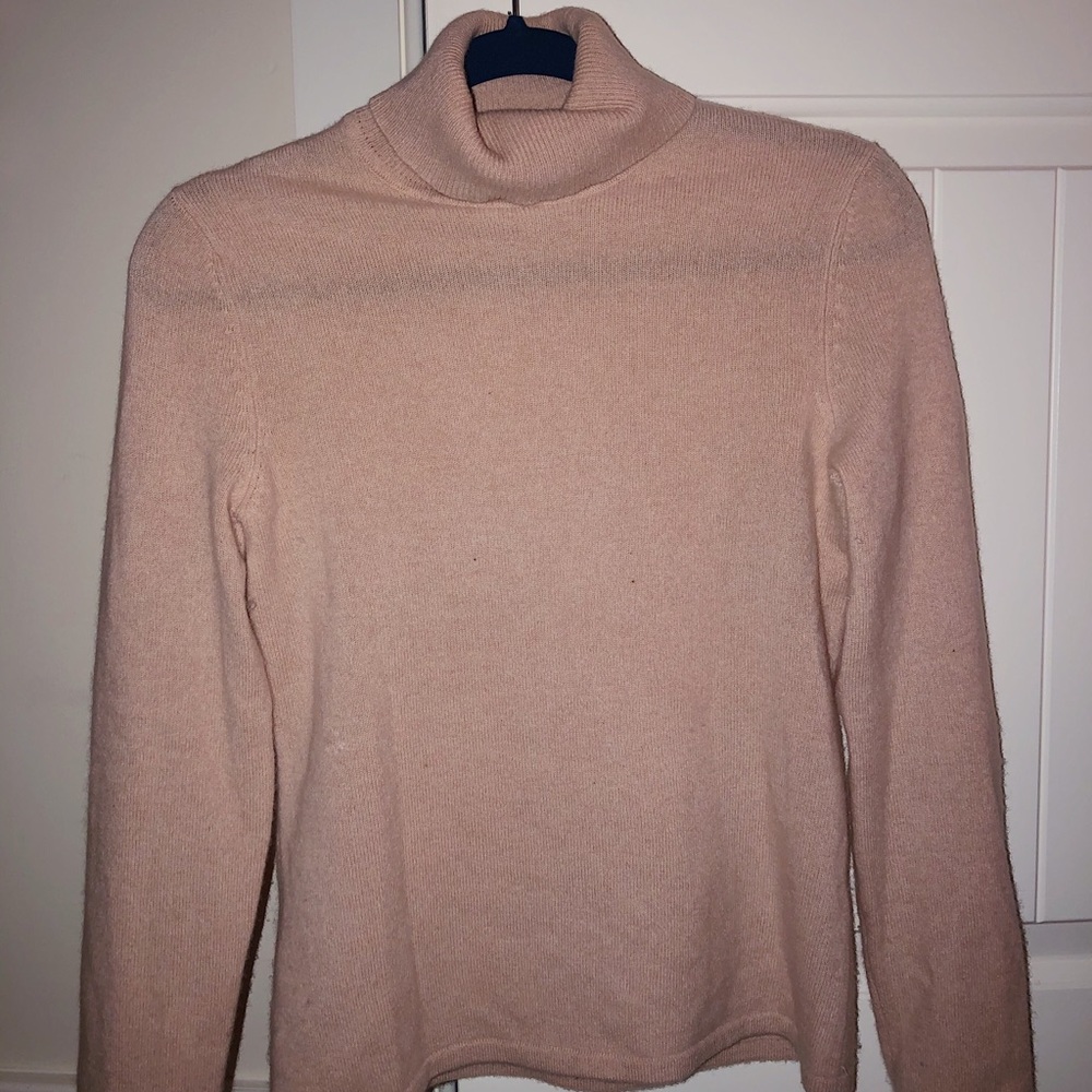 100% cashmere turtleneck sweater
